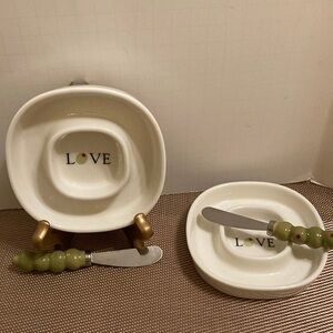 Pair of Kate Aspen “olive you” 🫒 serving dishes with spreaders